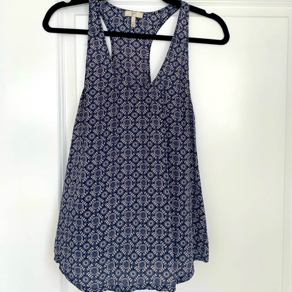 Blue and white printed tank